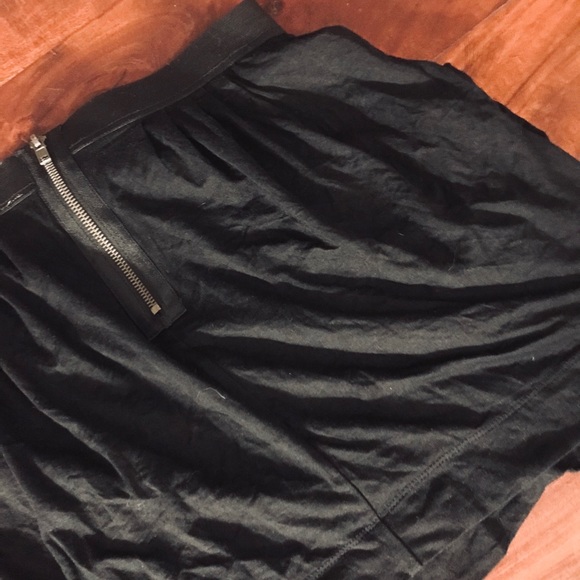 Black Mini Skirt w/ Pockets - Picture 2 of 3